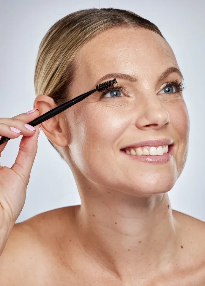 Longer-looking lashes